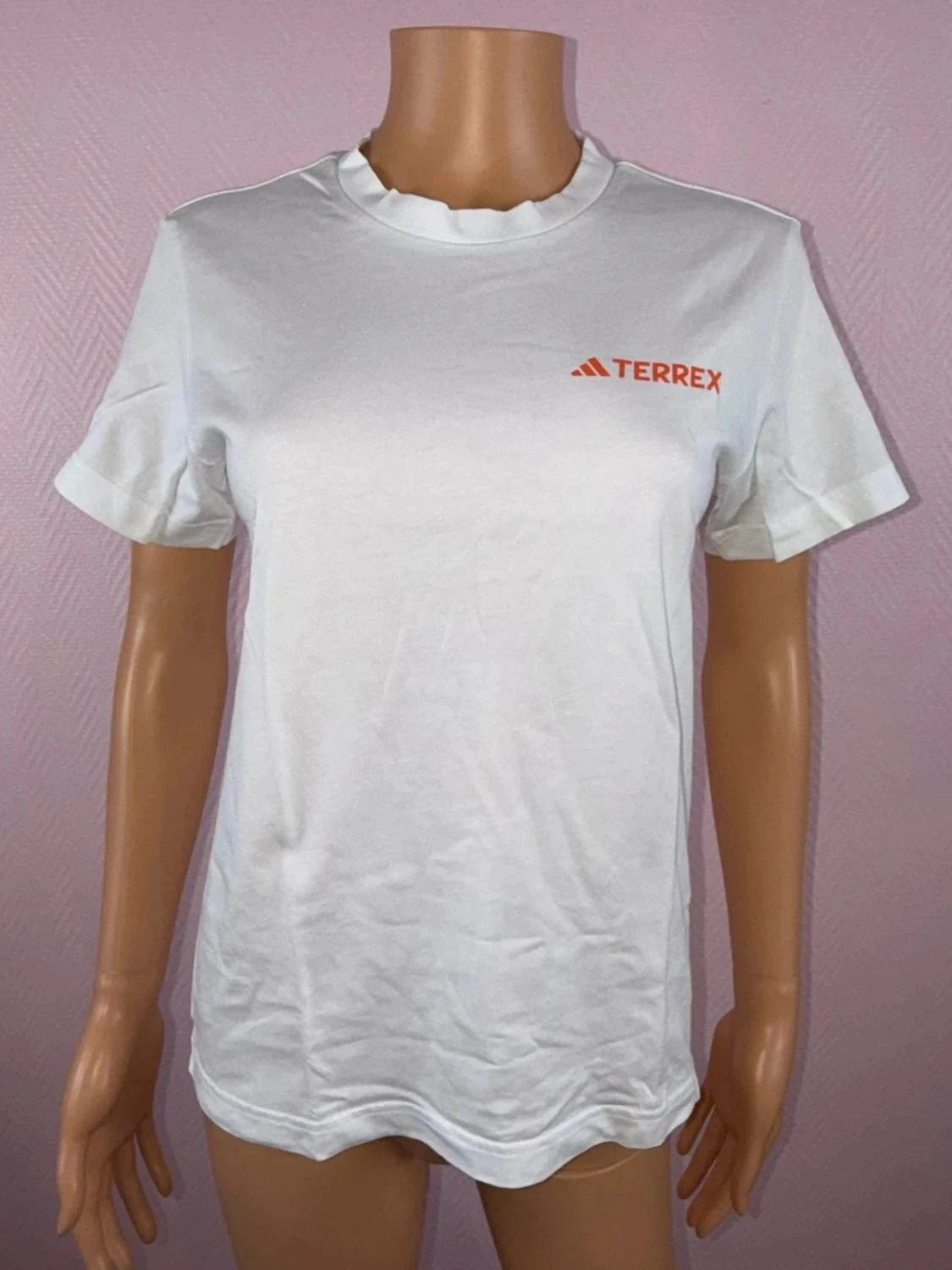 T-shirt feminino adidas limpo pouco usado tamanho s – photo 3